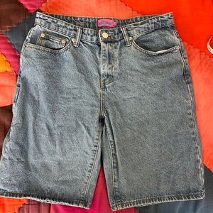 Edikted Y2K High-Waisted Denim Bermuda Shorts (M)